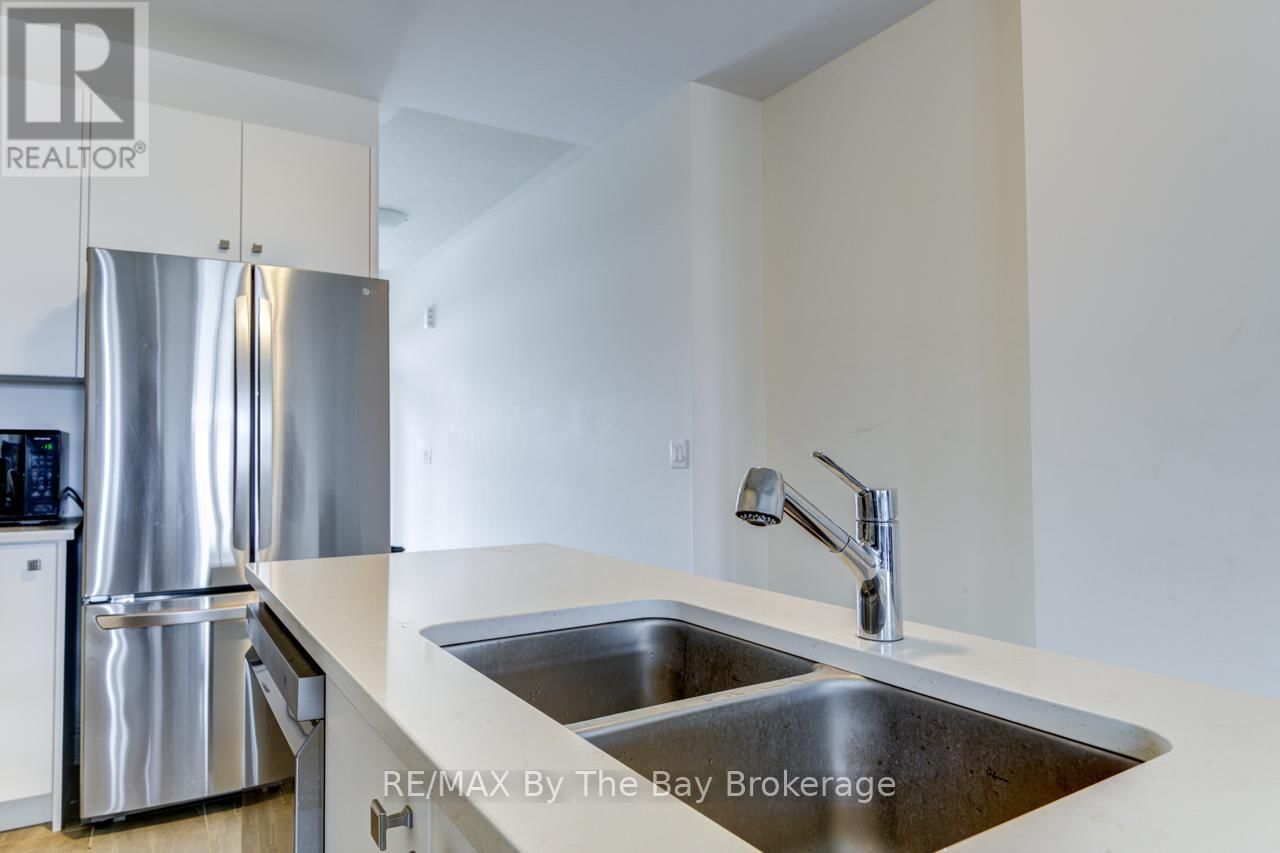 15 UNION BOULEVARD Image 11