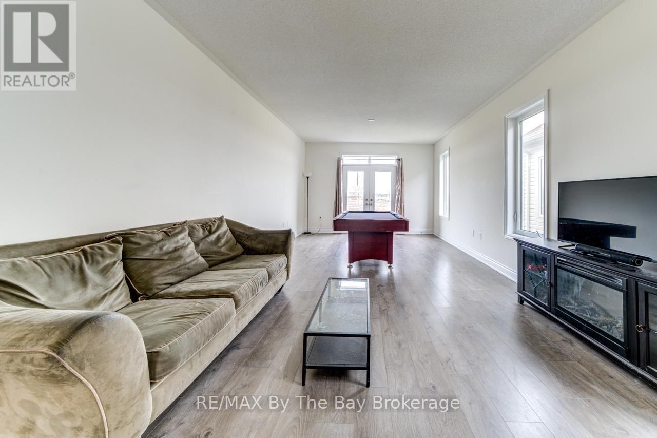 15 UNION BOULEVARD Image 15