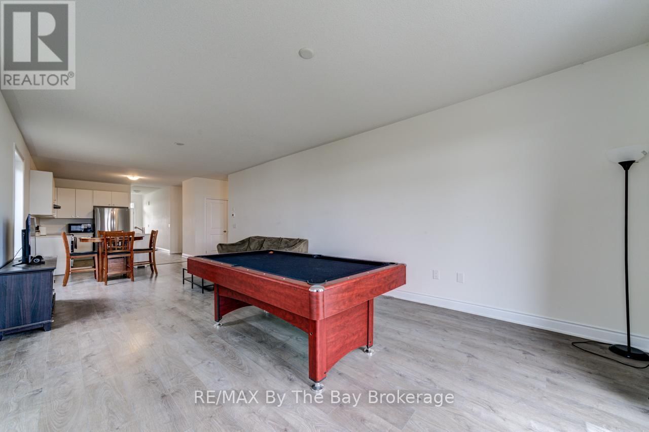 15 UNION BOULEVARD Image 17