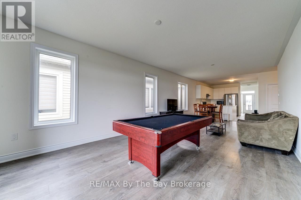 15 UNION BOULEVARD Image 18