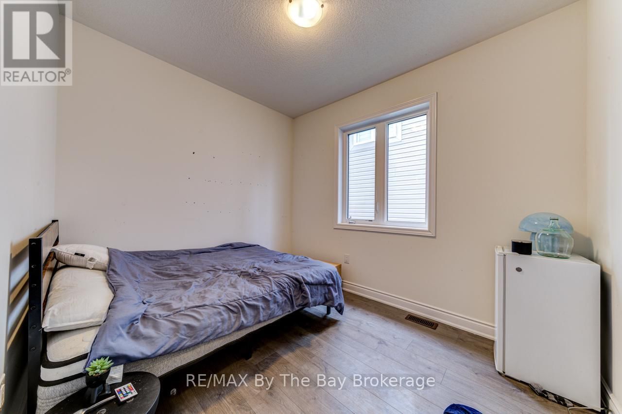 15 UNION BOULEVARD Image 21