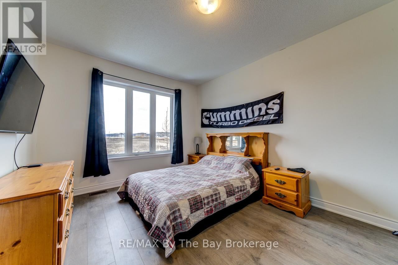 15 UNION BOULEVARD Image 23