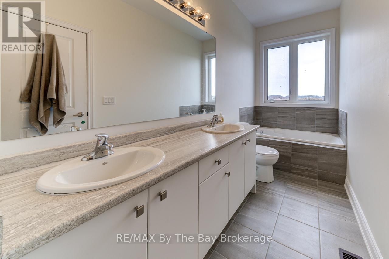 15 UNION BOULEVARD Image 25