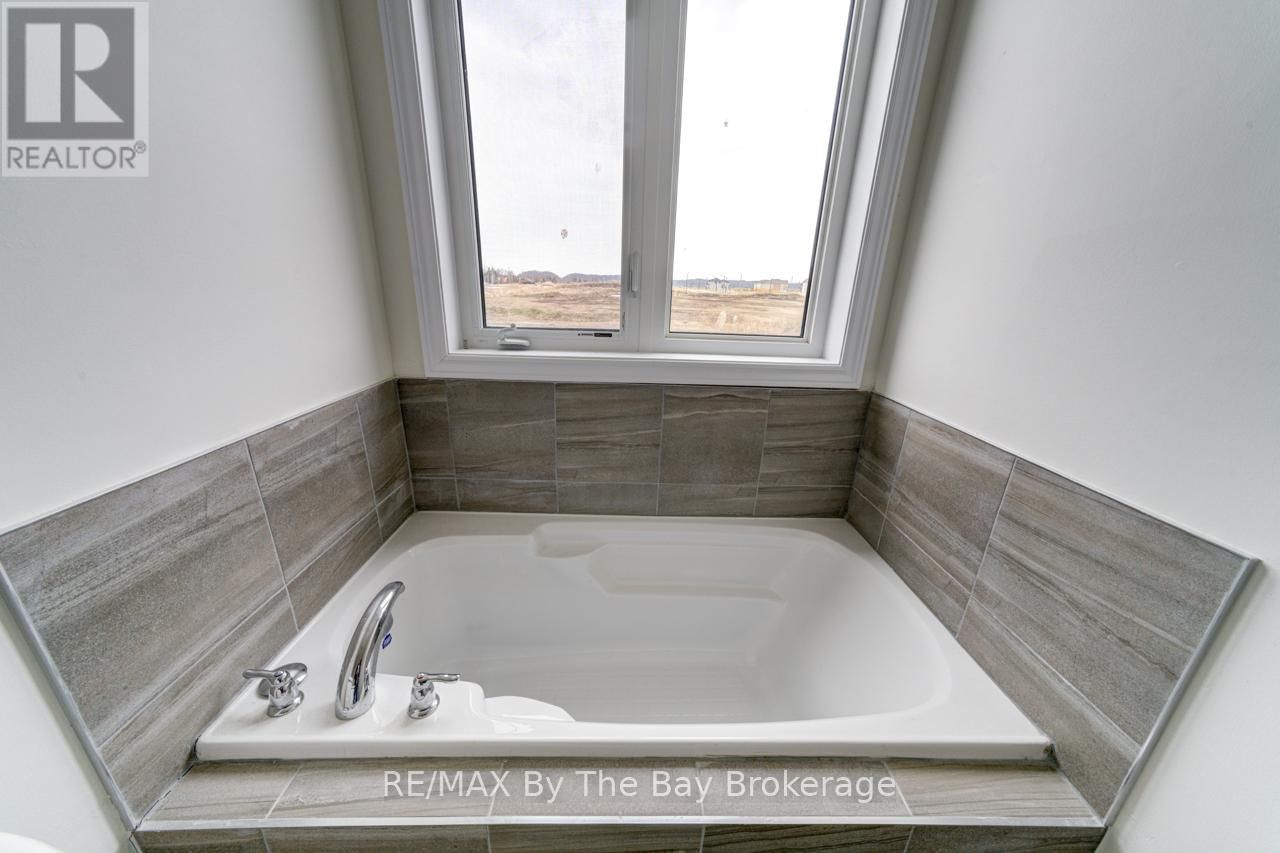 15 UNION BOULEVARD Image 26