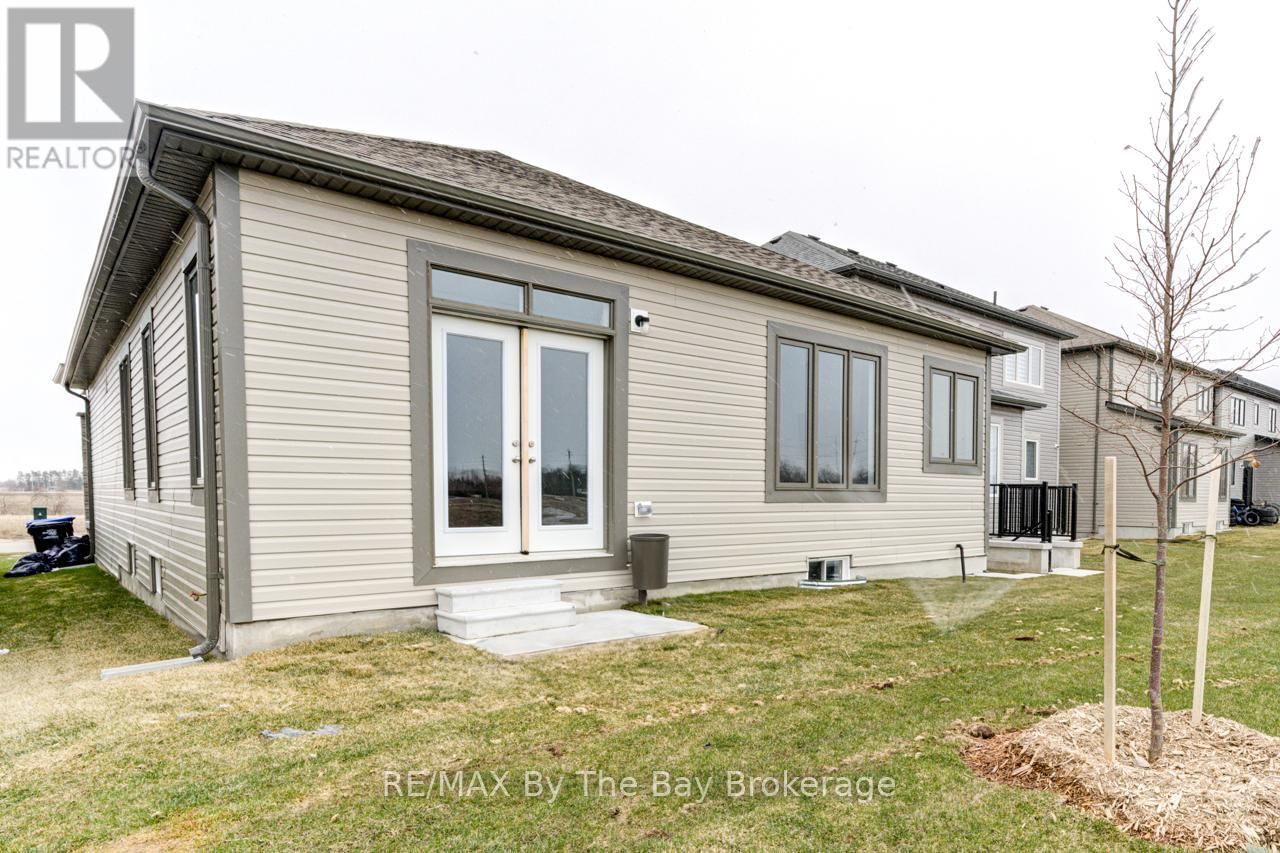 15 UNION BOULEVARD Image 31