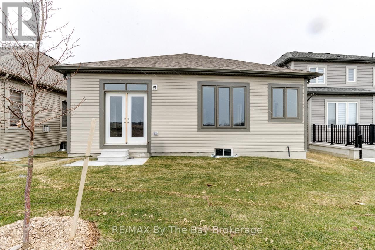 15 UNION BOULEVARD Image 32