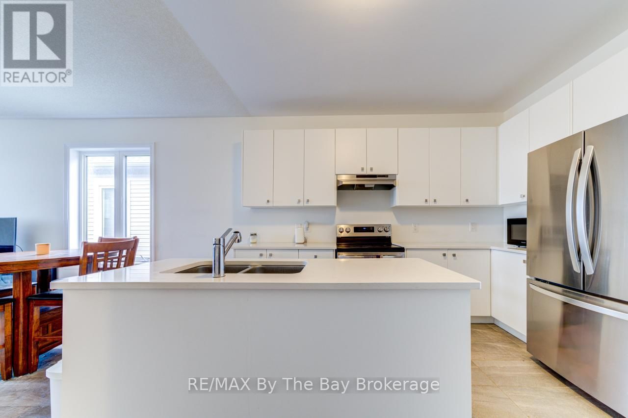 15 UNION BOULEVARD Image 7