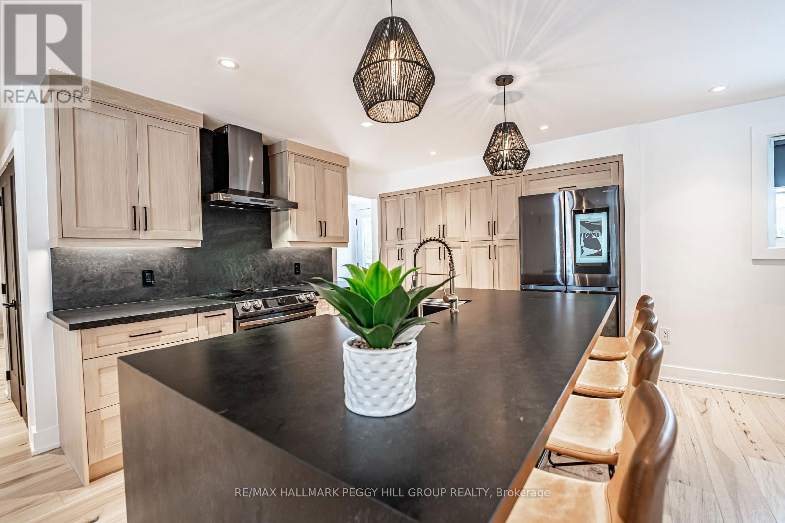 18 DICKSON ROAD Image 12