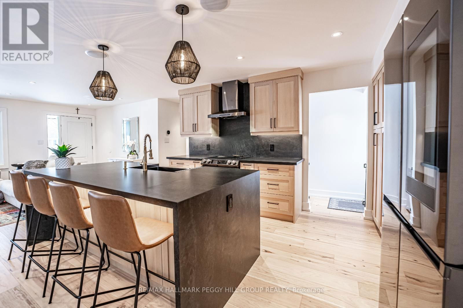 18 DICKSON ROAD Image 9