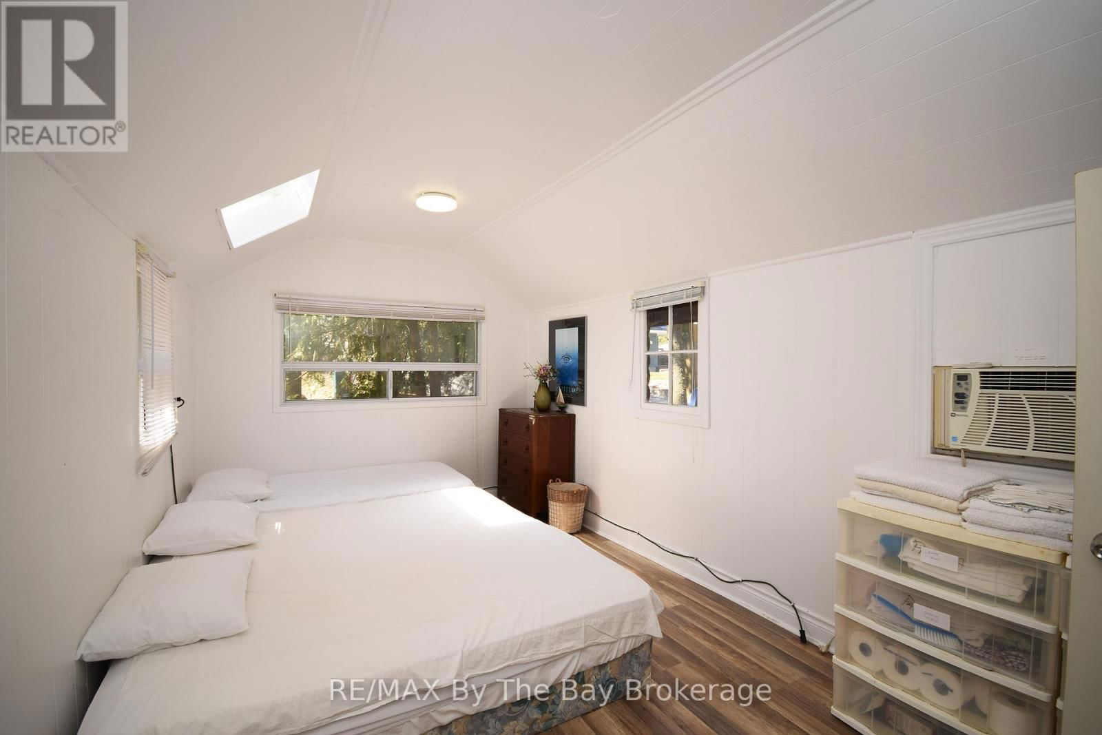 465 BLUEWATER LANE Image 16