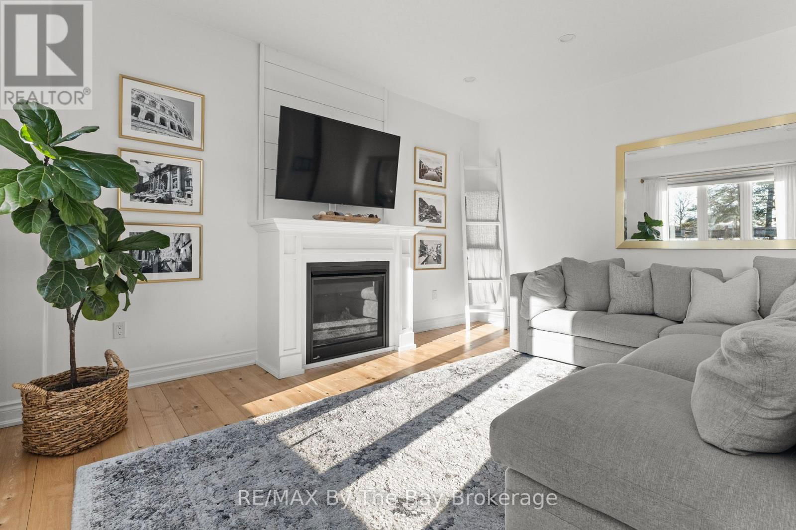 77 LOCKERBIE CRESCENT Image 15