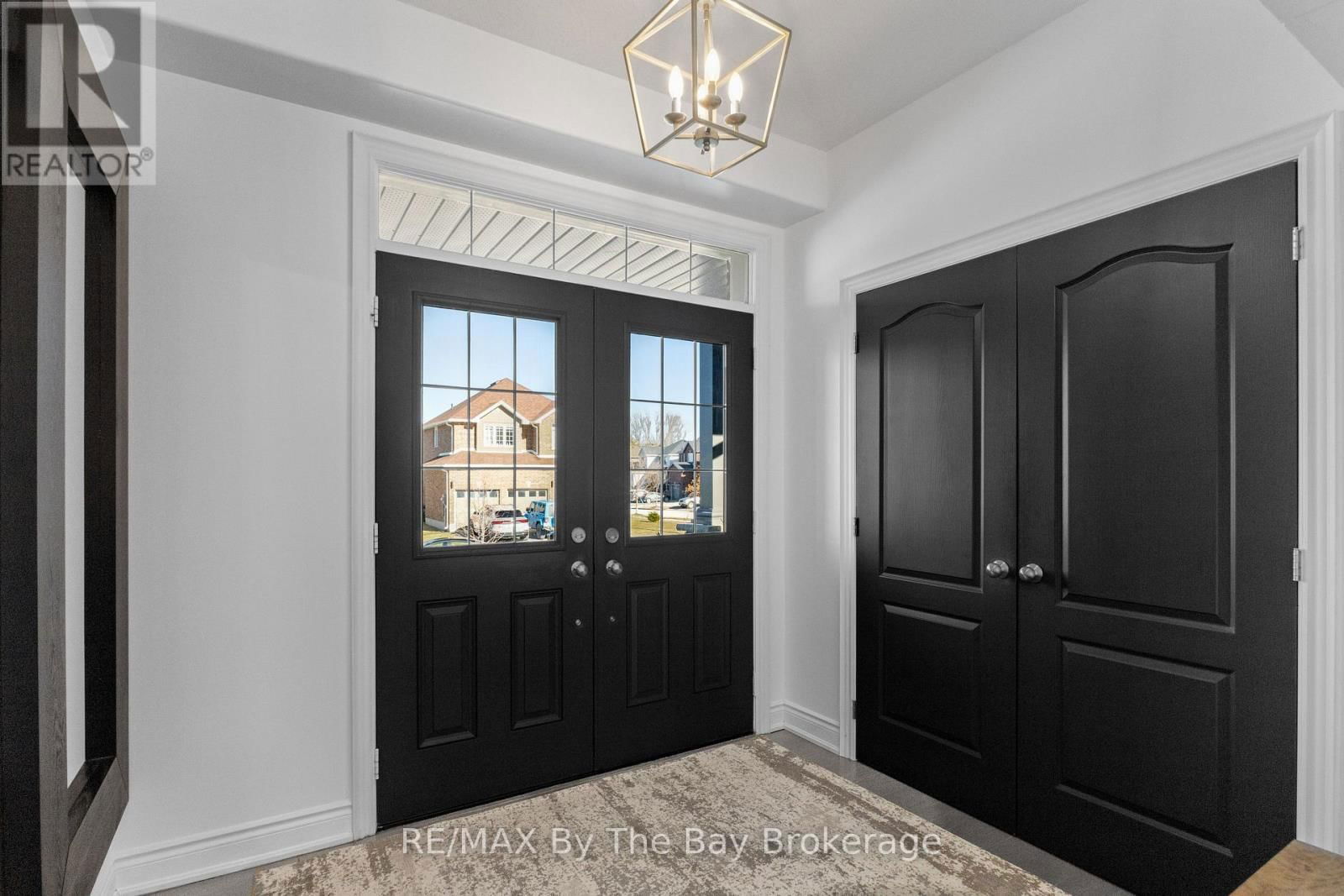 77 LOCKERBIE CRESCENT Image 3