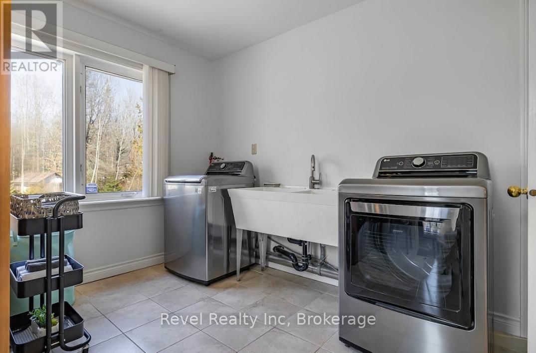1517 TINY BEACHES ROAD NORTH Image 17