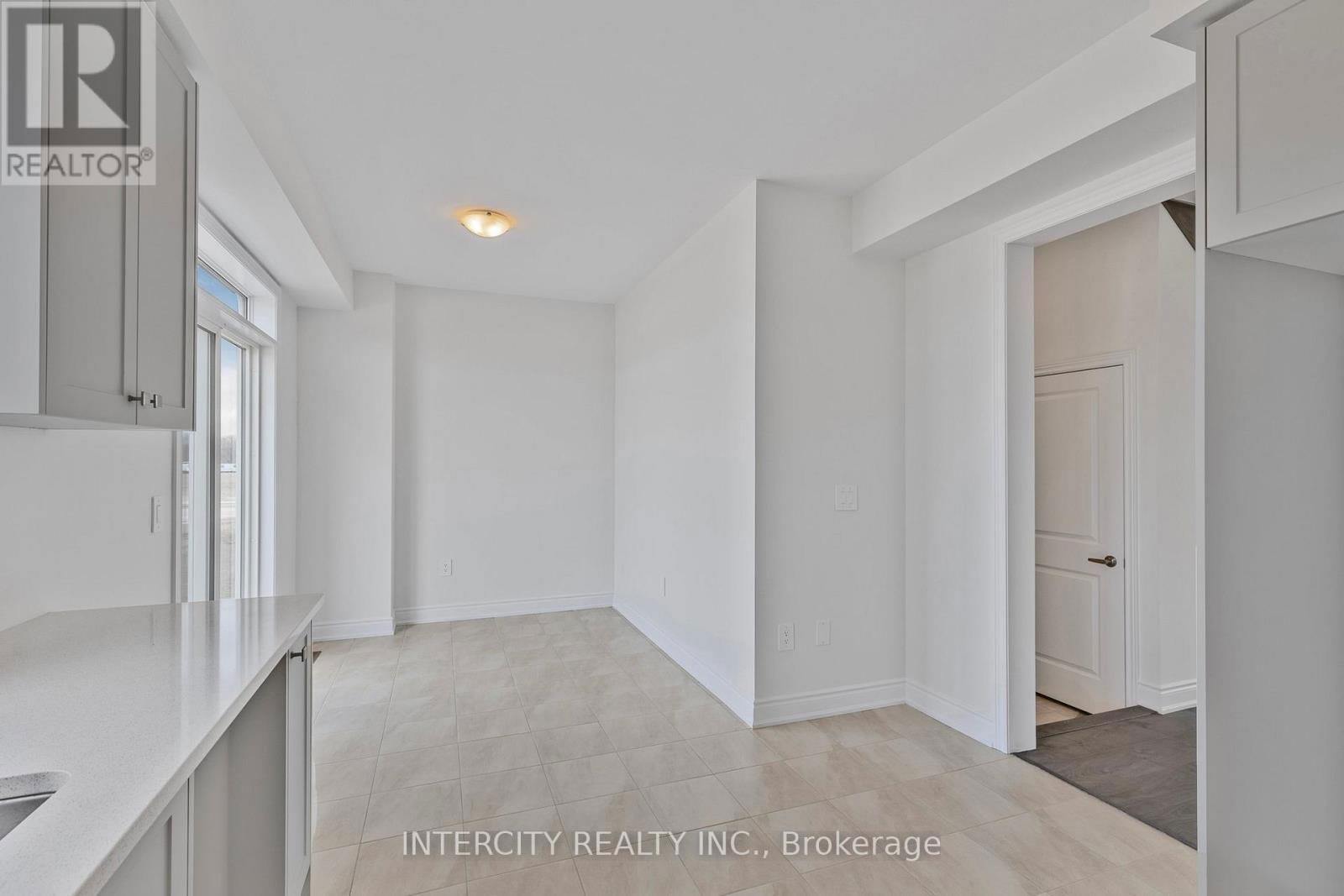 7 AVALON DRIVE Image 16