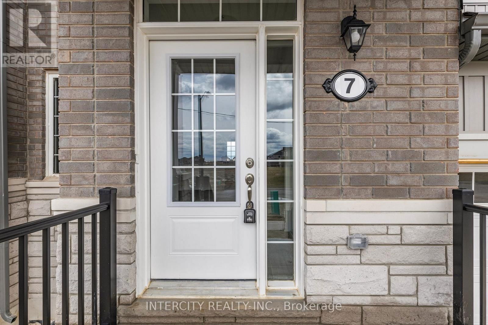 7 AVALON DRIVE Image 7