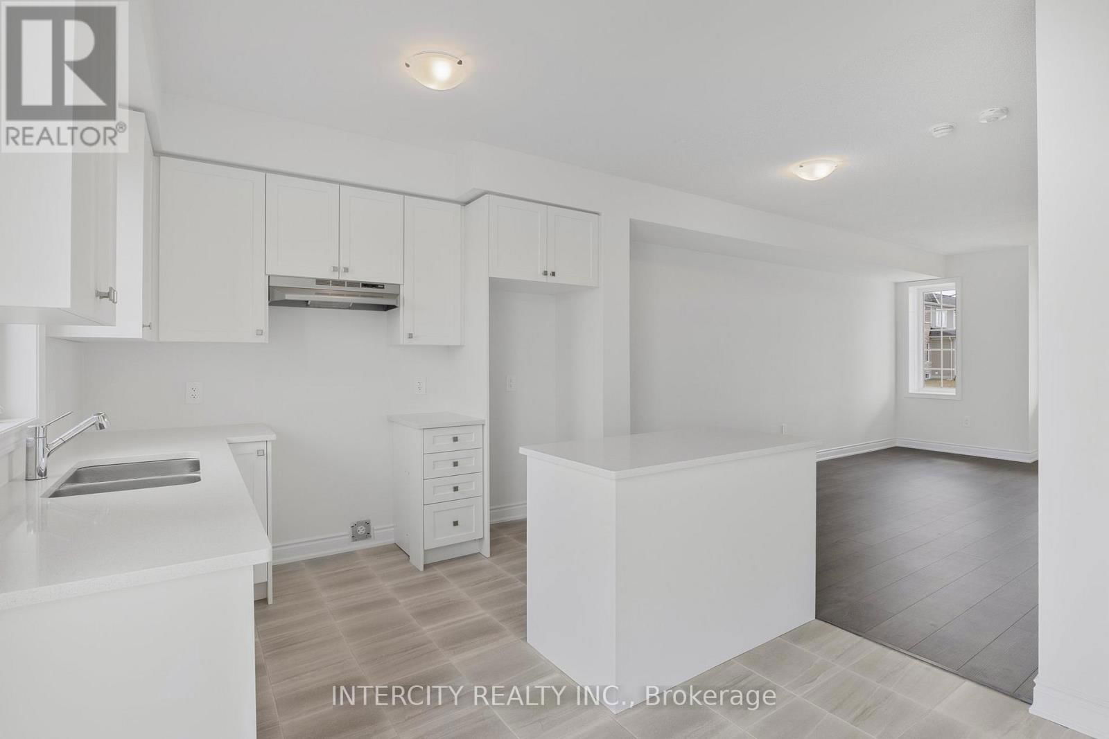 9 AVALON DRIVE Image 15