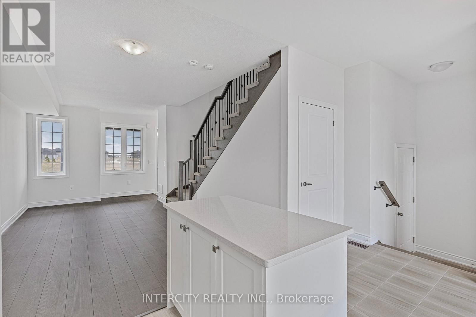 9 AVALON DRIVE Image 17