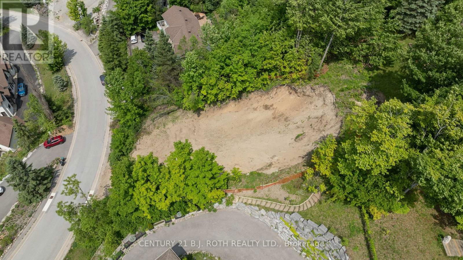 12 VALLEYCREST DRIVE Image 11