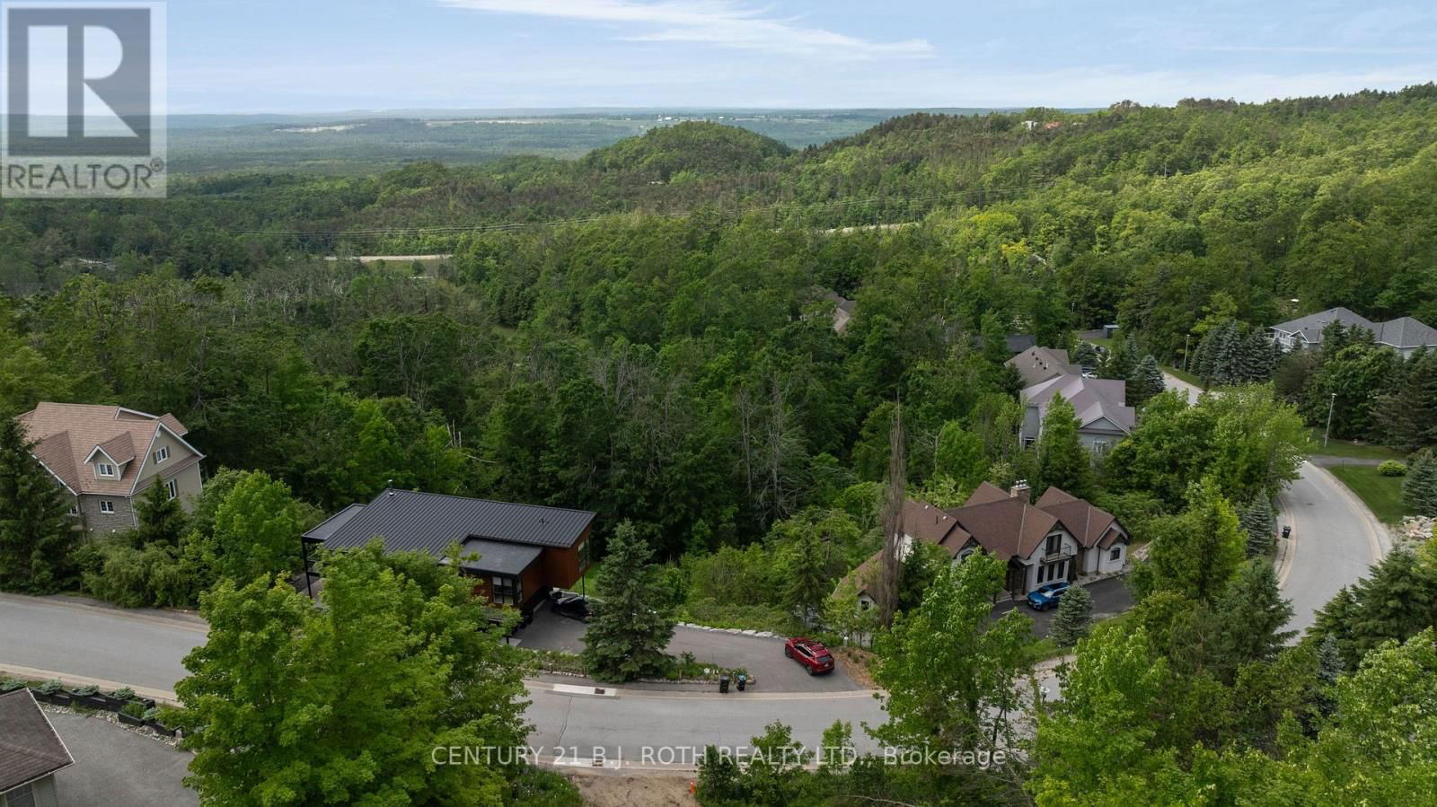 12 VALLEYCREST DRIVE Image 17