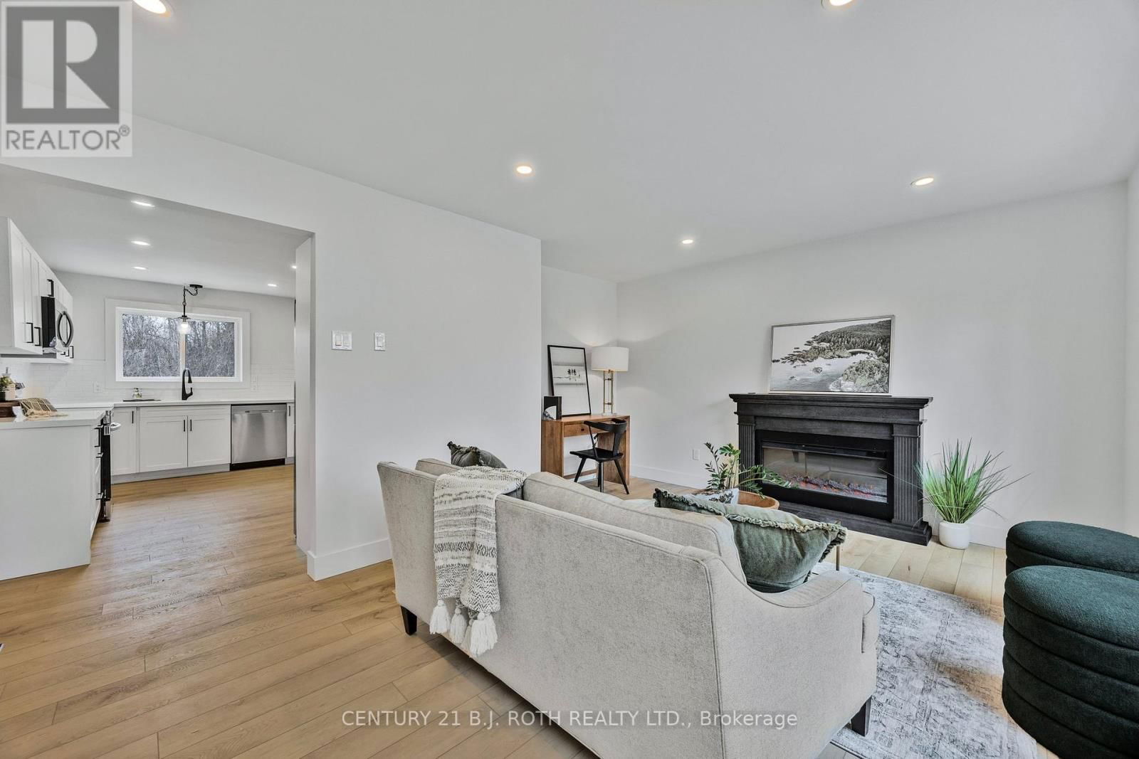 185 SILVER BIRCH CRESCENT Image 15