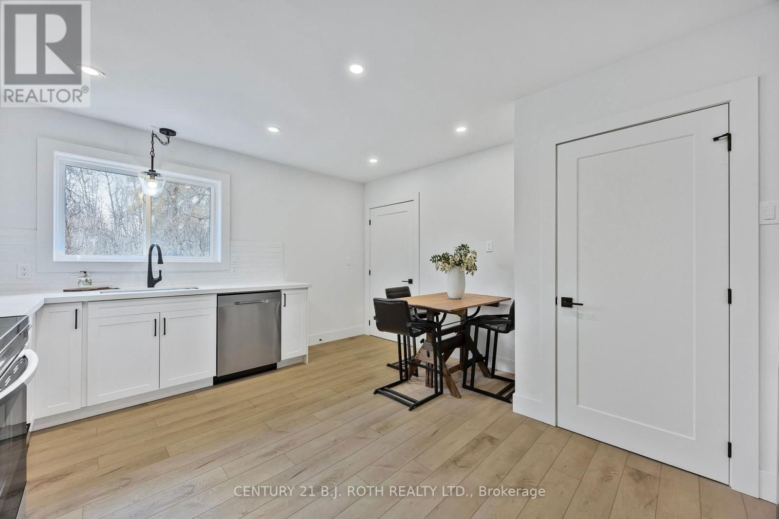 185 SILVER BIRCH CRESCENT Image 18