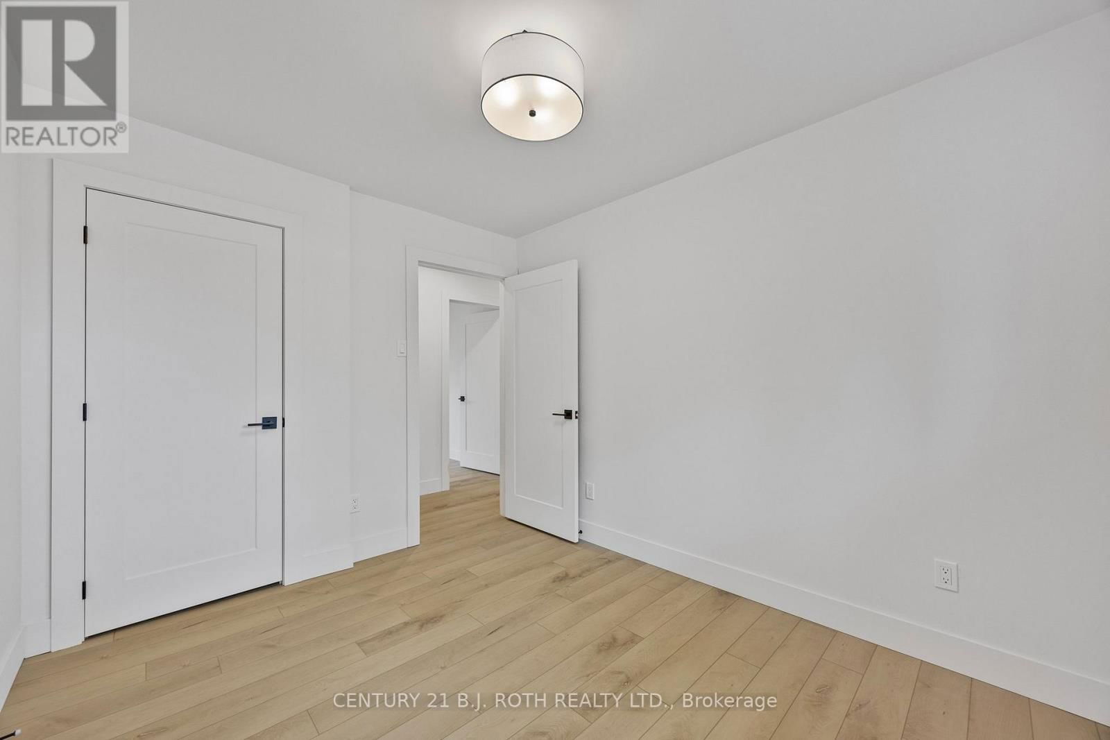 185 SILVER BIRCH CRESCENT Image 22