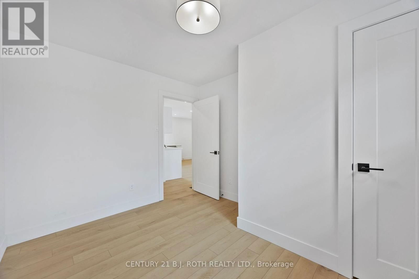 185 SILVER BIRCH CRESCENT Image 24