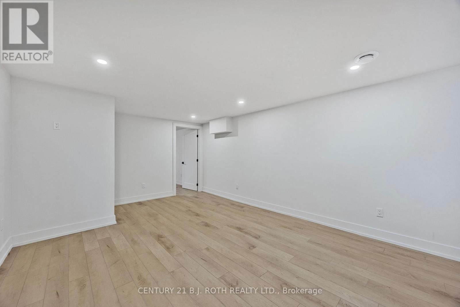 185 SILVER BIRCH CRESCENT Image 32