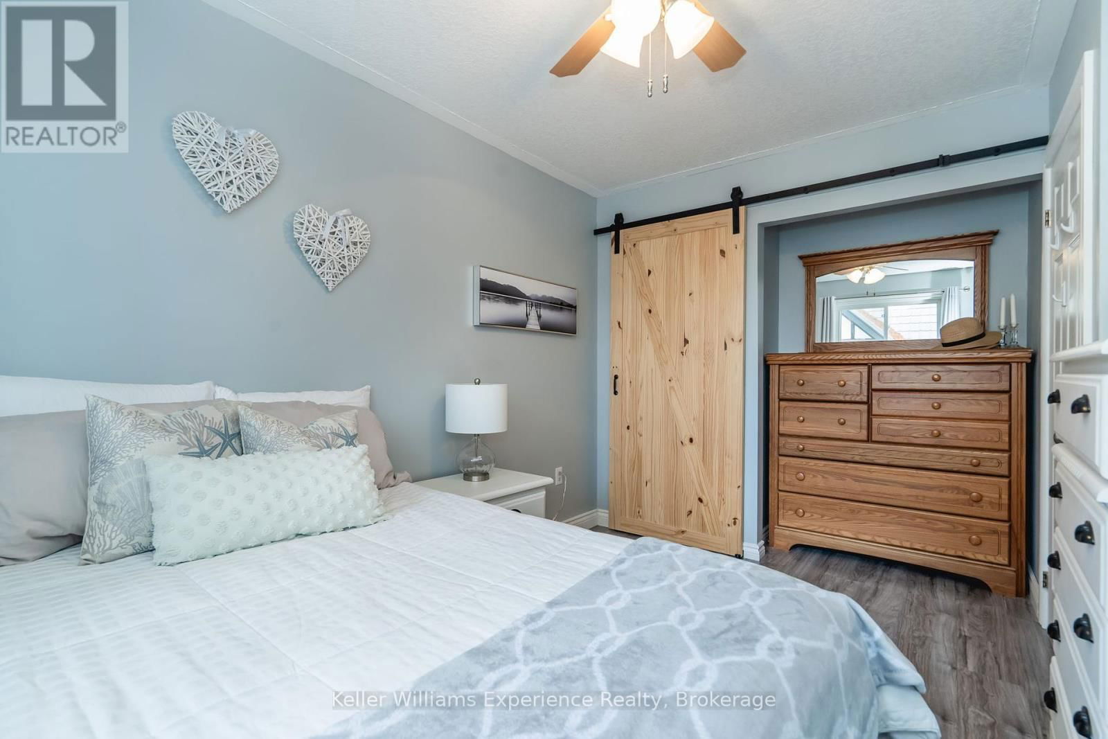 10 CLARENCE AVENUE Image 15