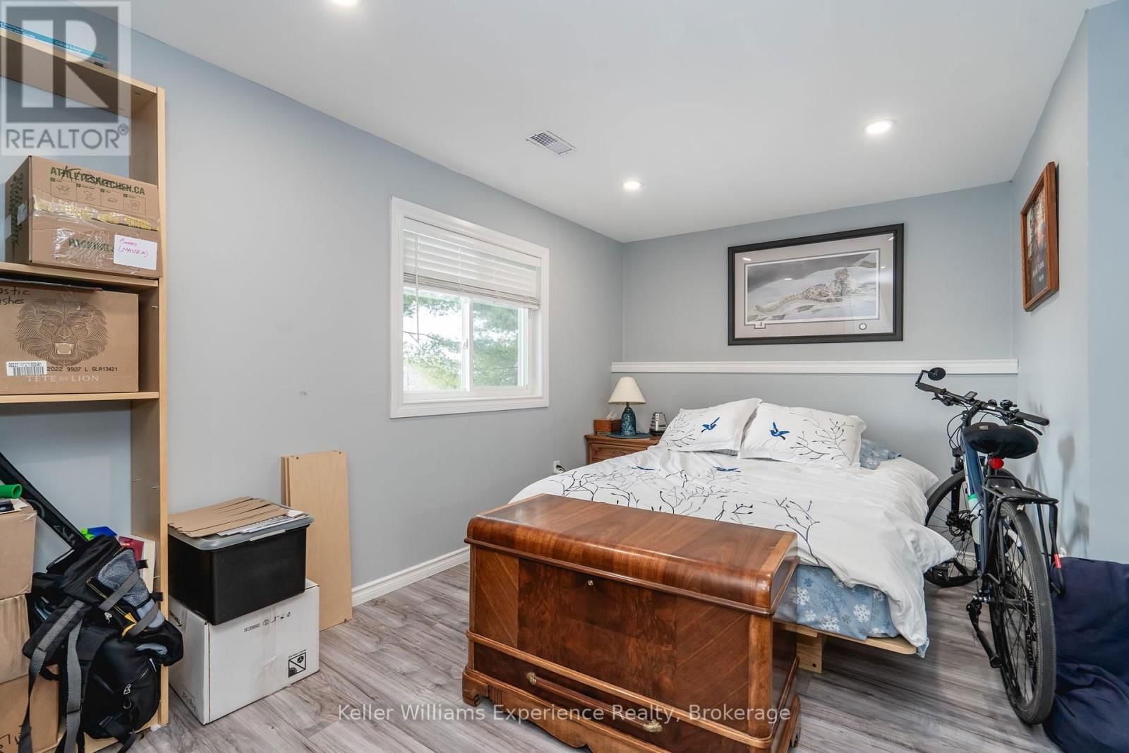 10 CLARENCE AVENUE Image 24