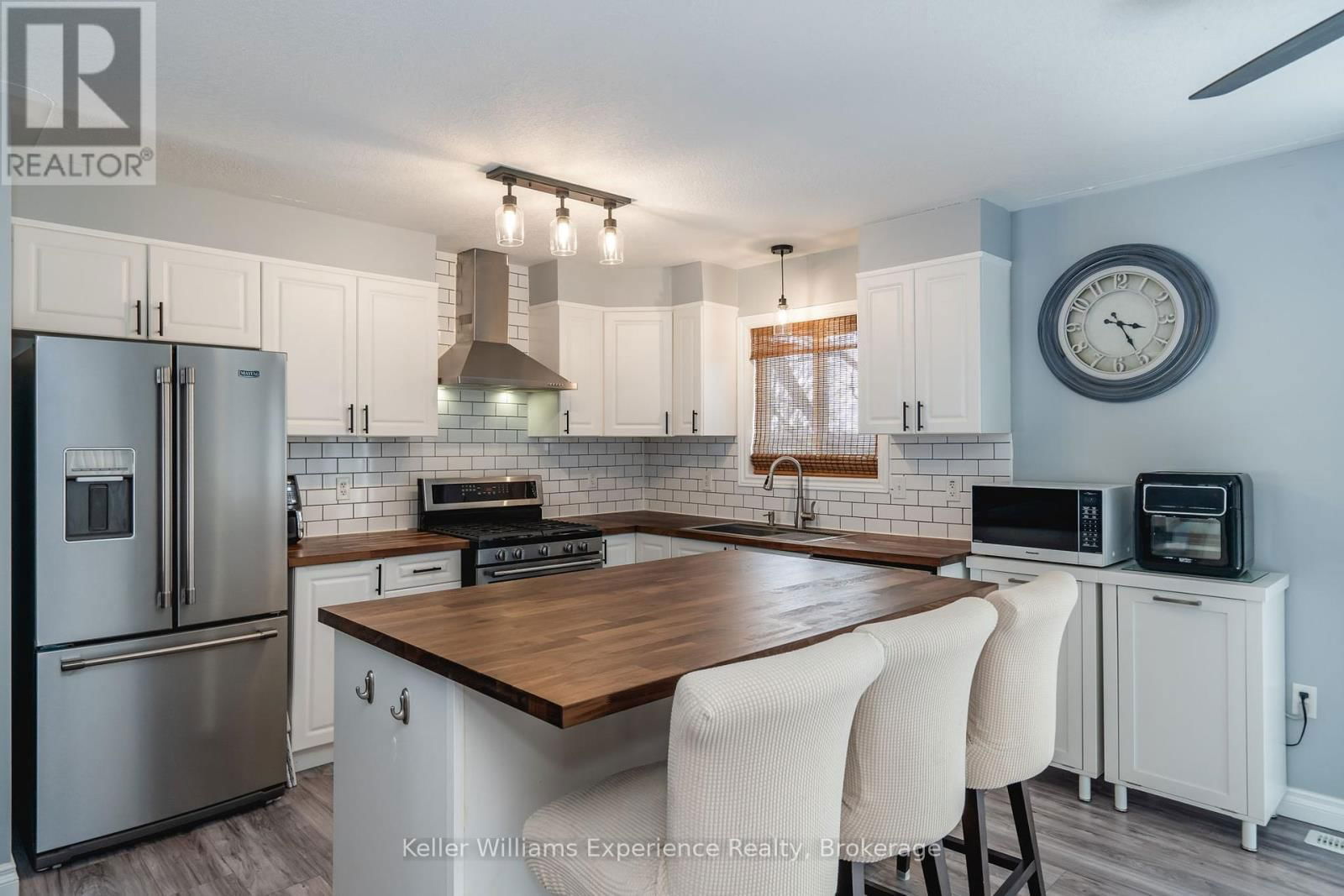 10 CLARENCE AVENUE Image 4