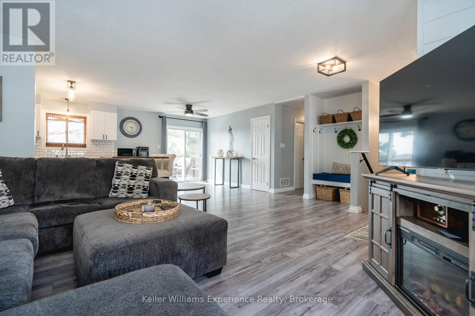 10 CLARENCE AVENUE Image 9
