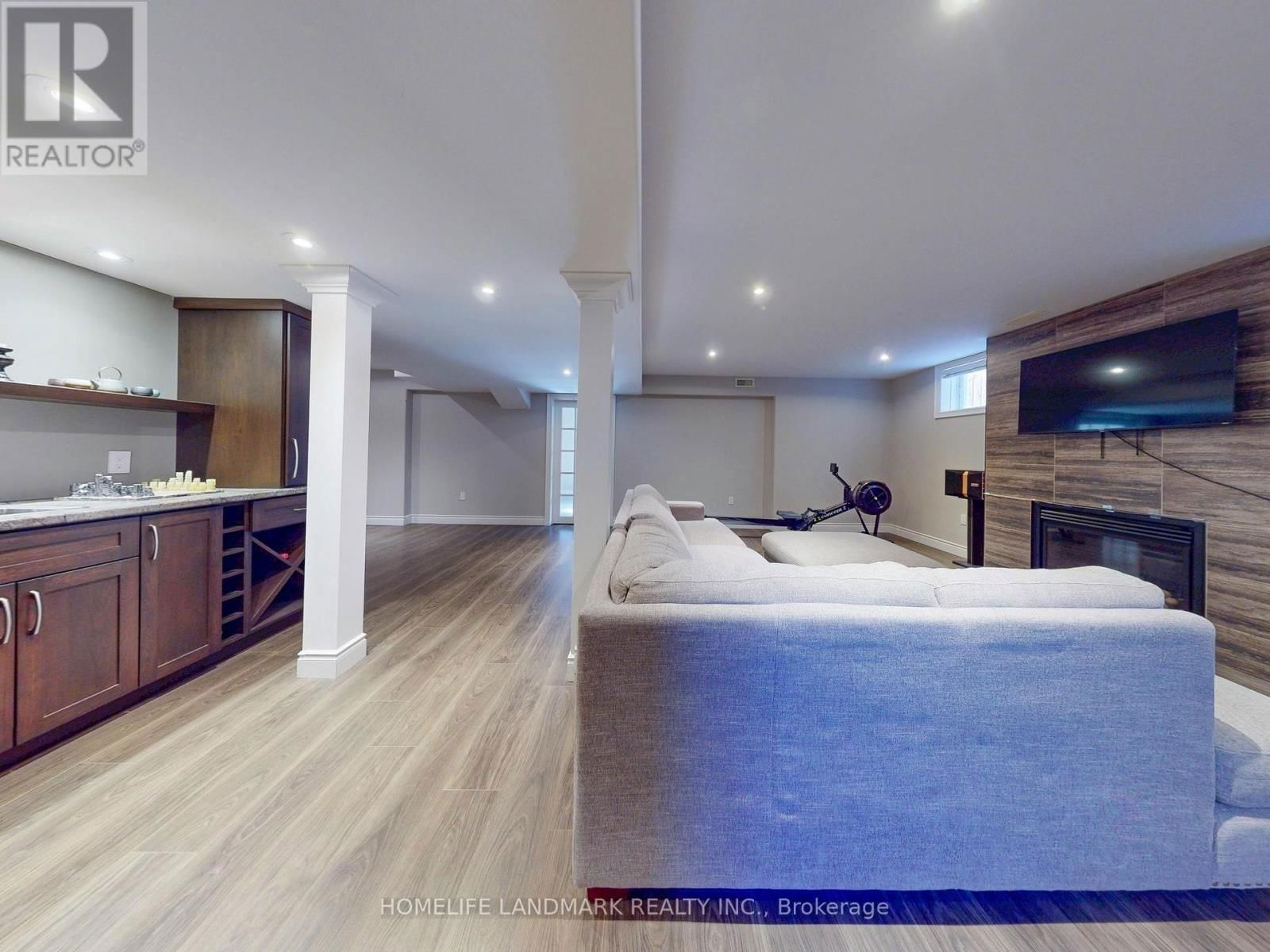 73 GRAIHAWK DRIVE Image 38