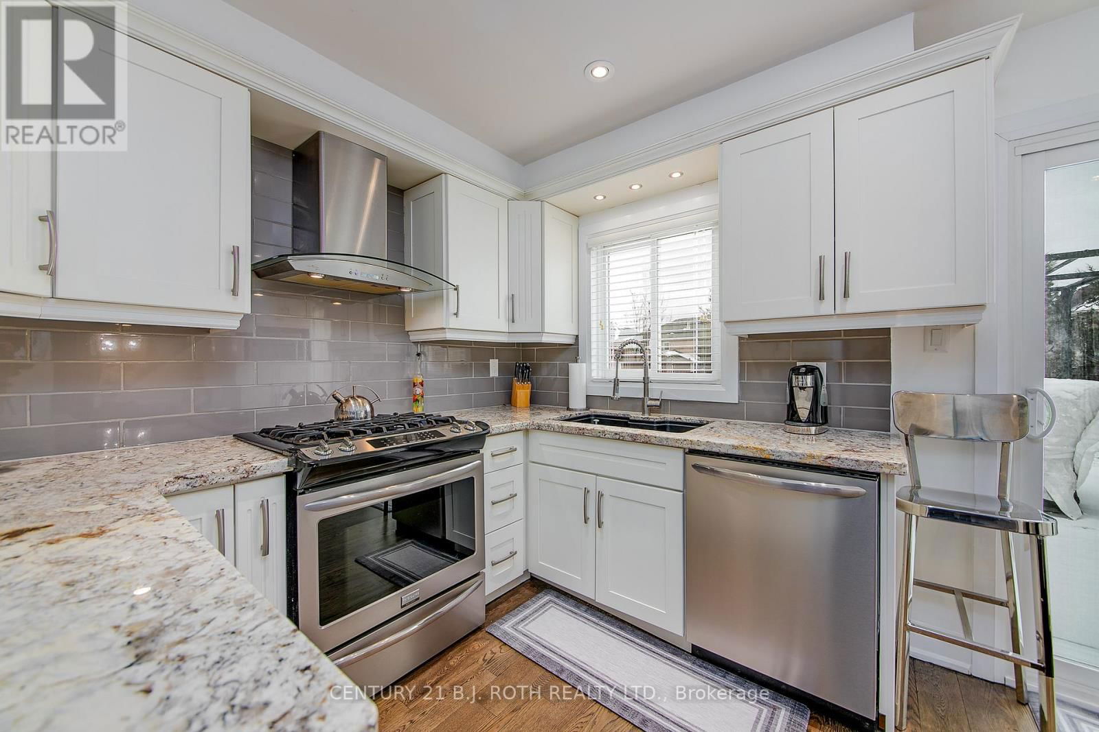 124 BROWN STREET Image 11