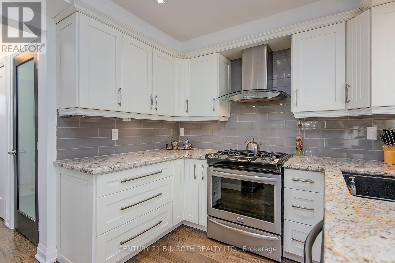 124 BROWN STREET Image 14