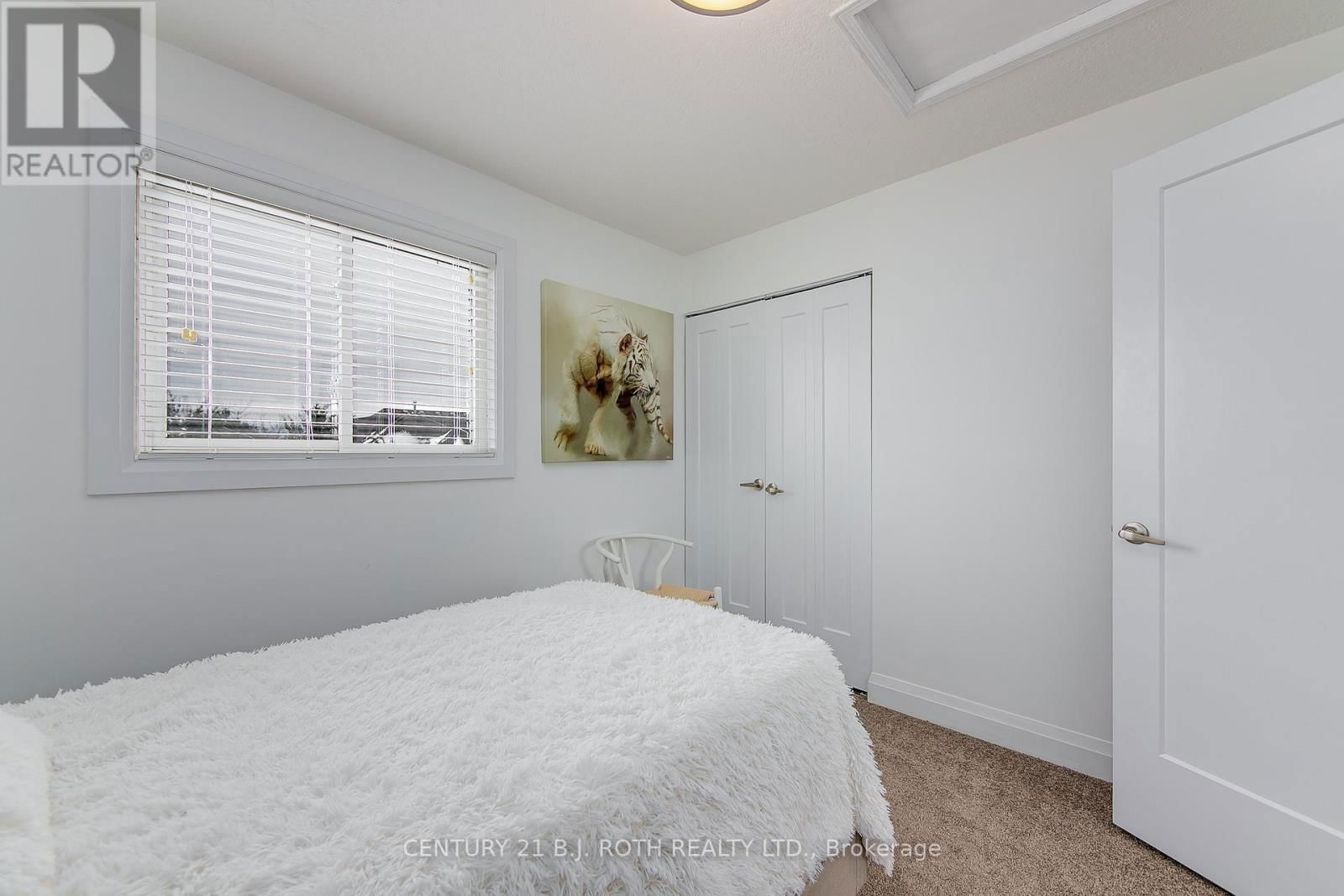 124 BROWN STREET Image 17
