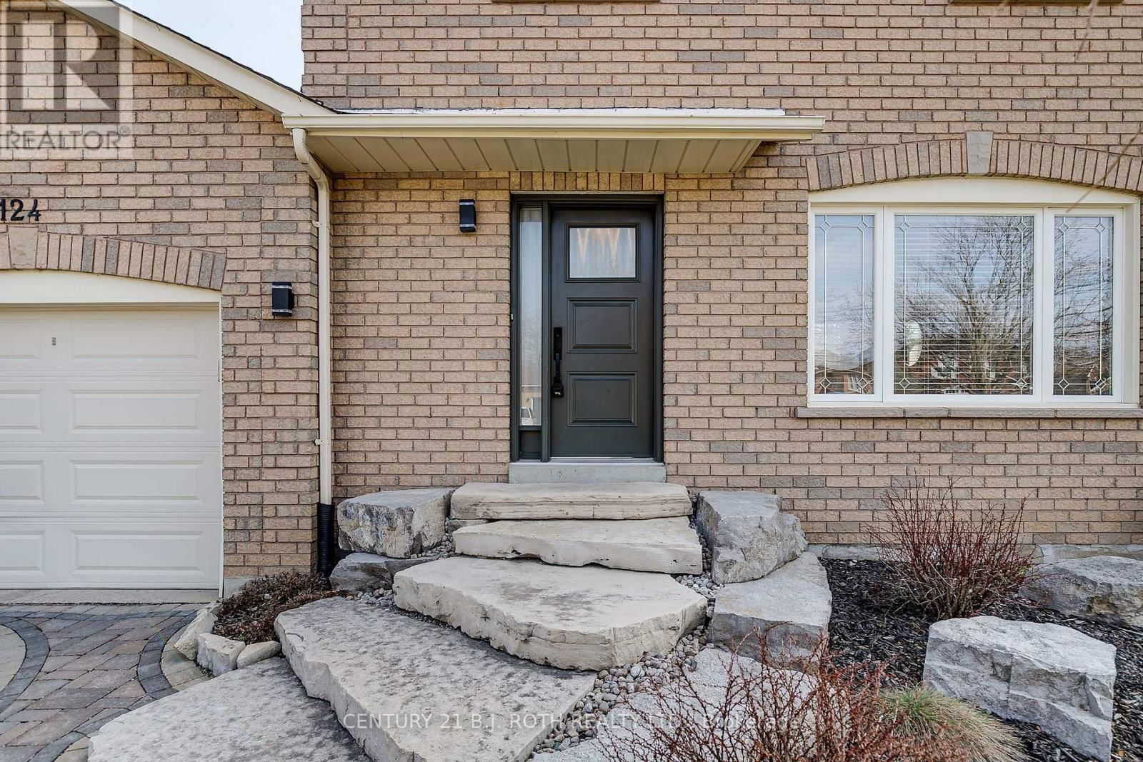 124 BROWN STREET Image 2