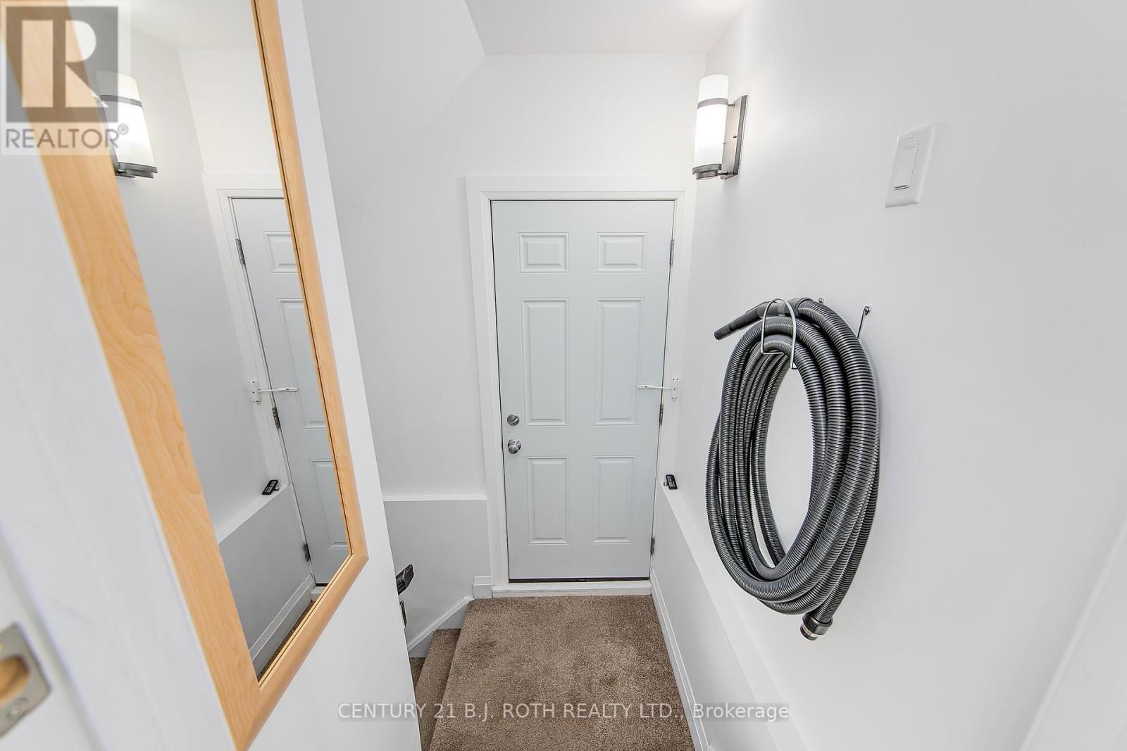 124 BROWN STREET Image 22
