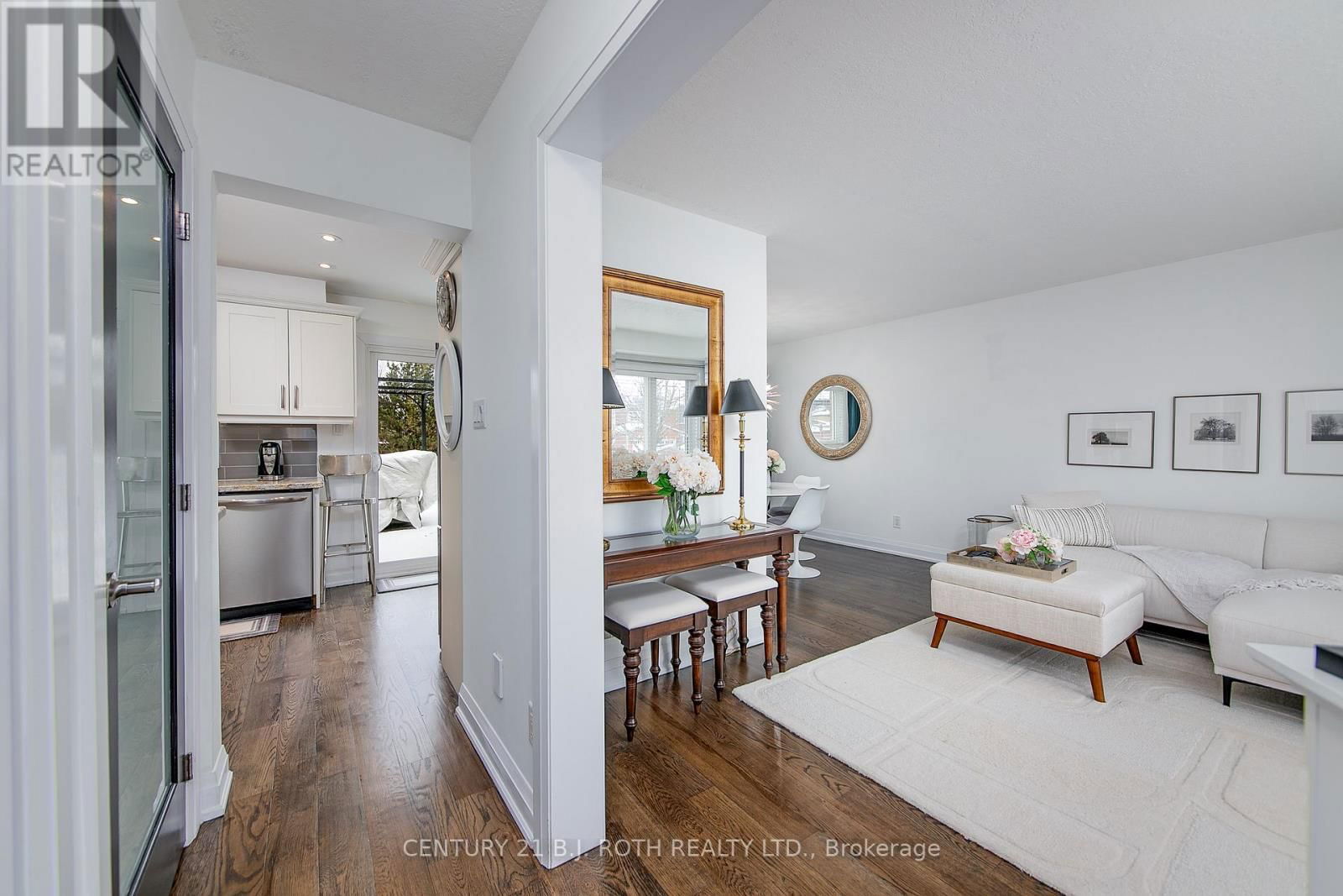 124 BROWN STREET Image 4