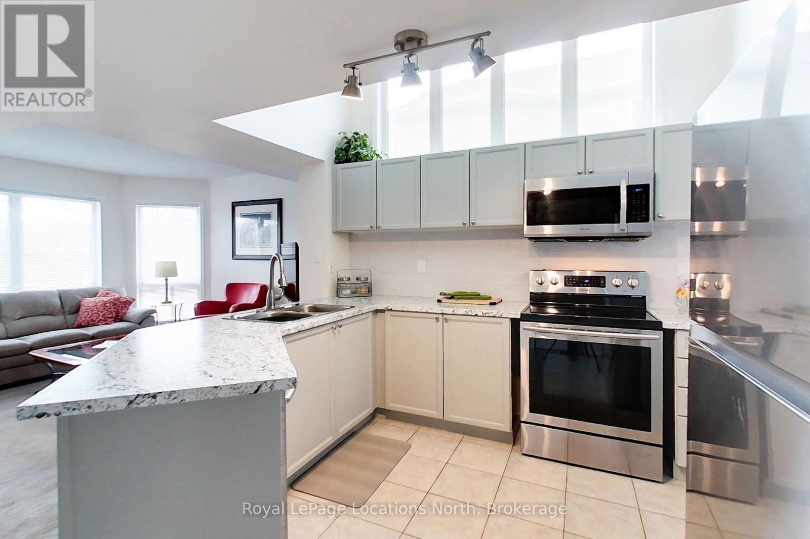 28 BARKER BOULEVARD Image 12