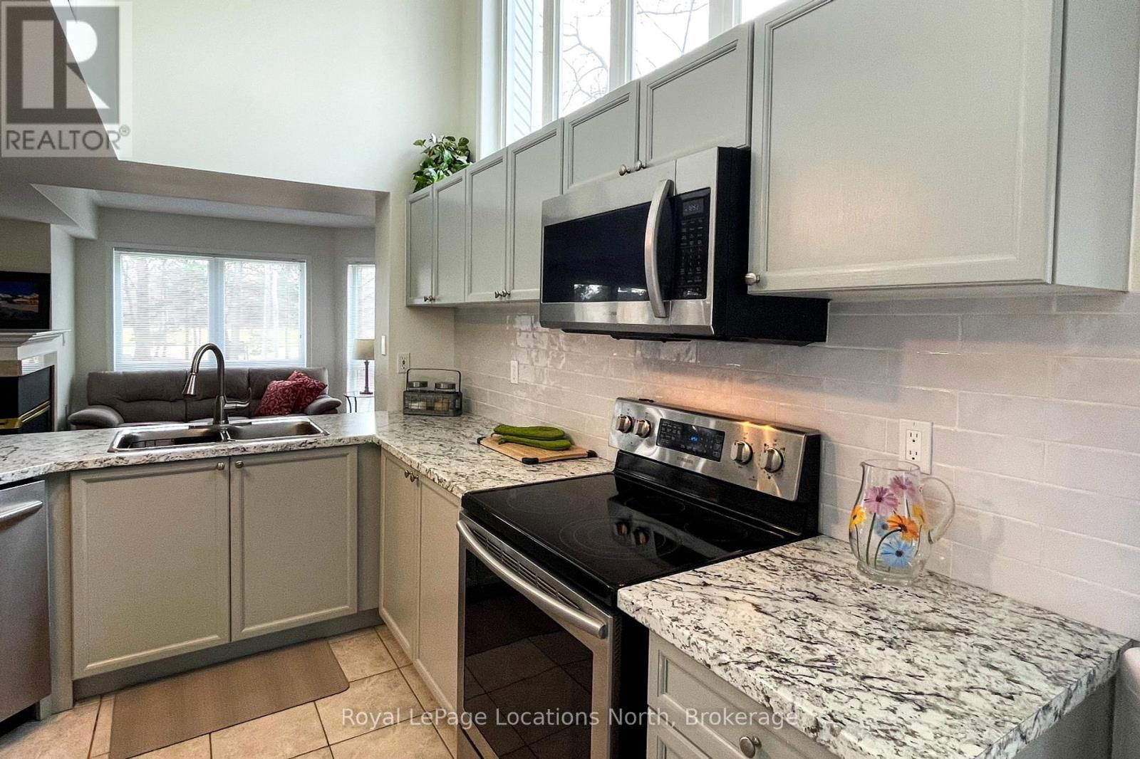 28 BARKER BOULEVARD Image 14