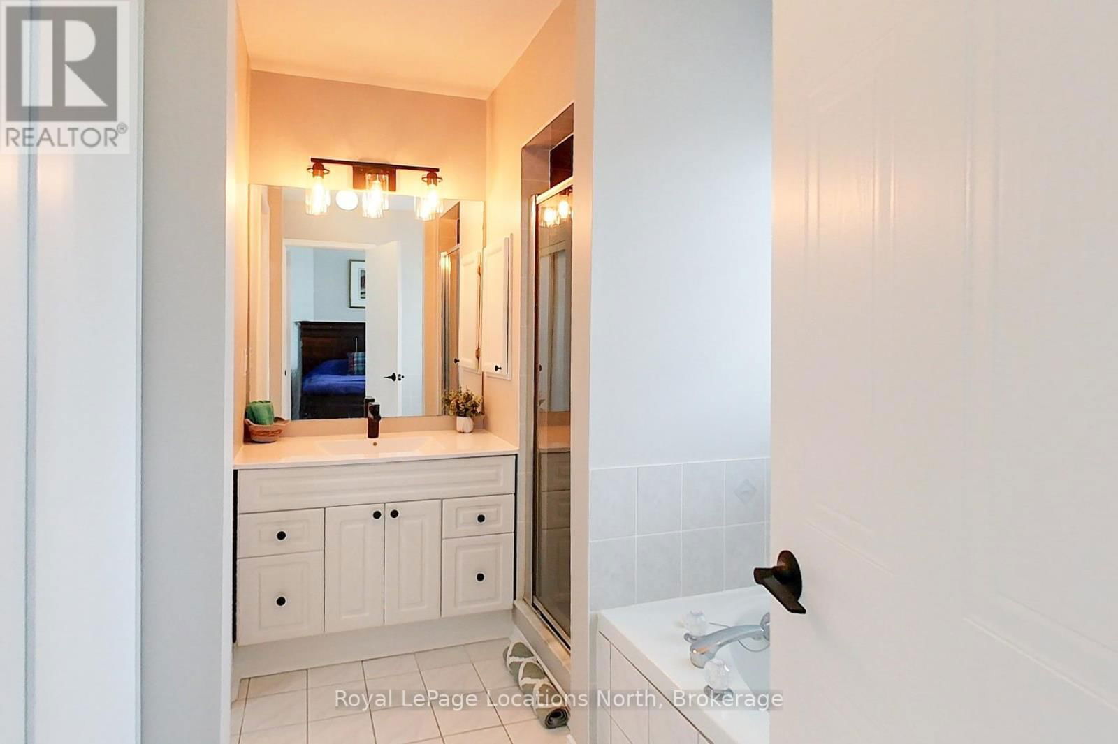 28 BARKER BOULEVARD Image 24