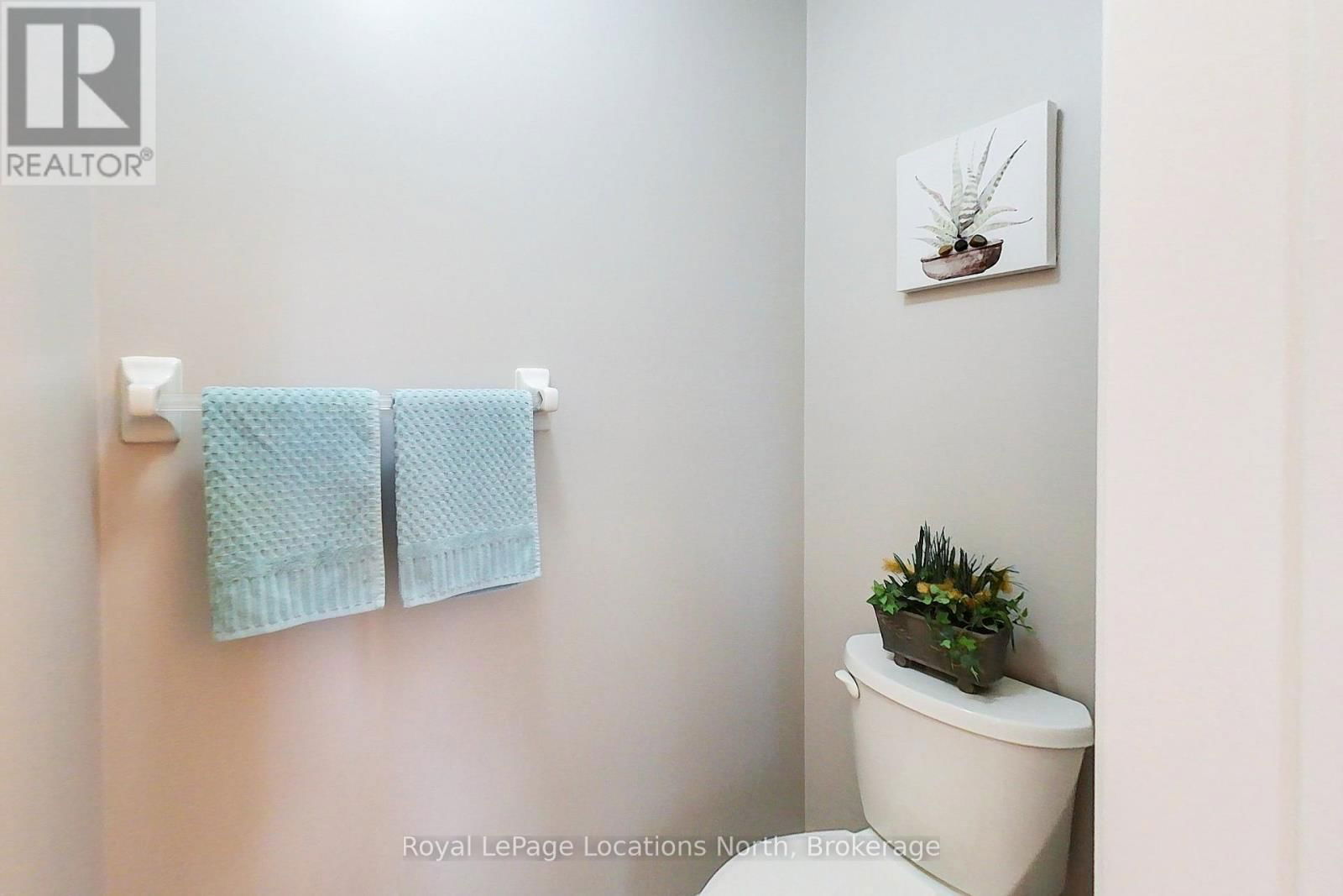 28 BARKER BOULEVARD Image 28
