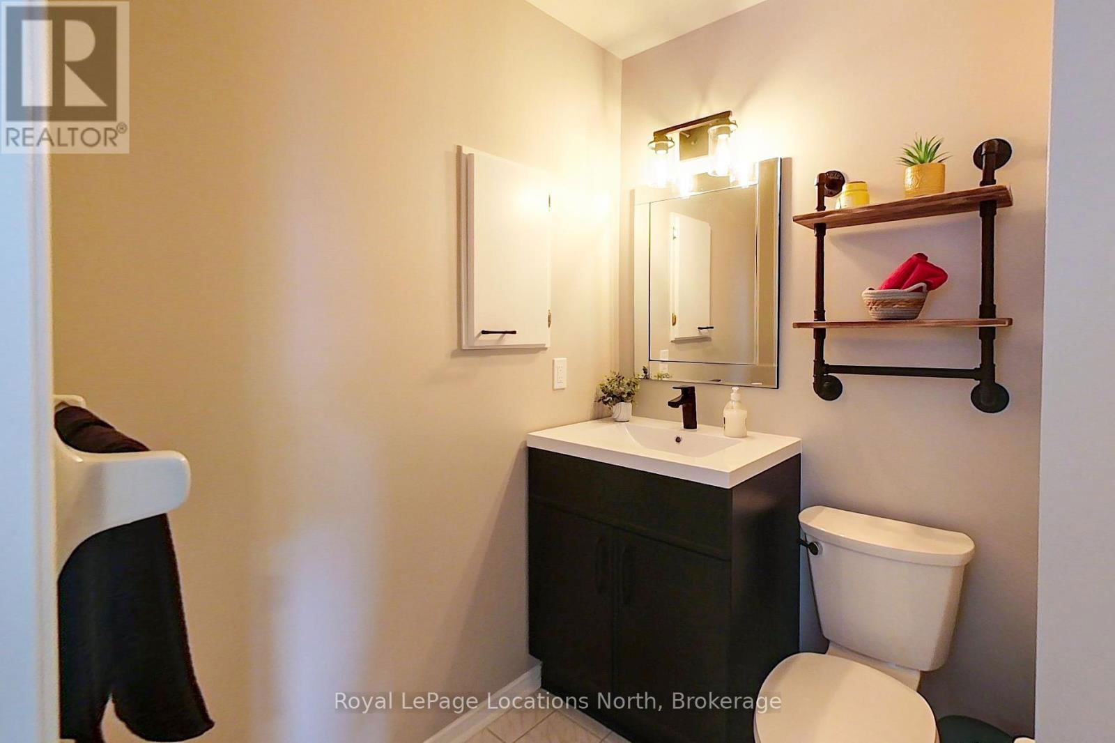 28 BARKER BOULEVARD Image 35