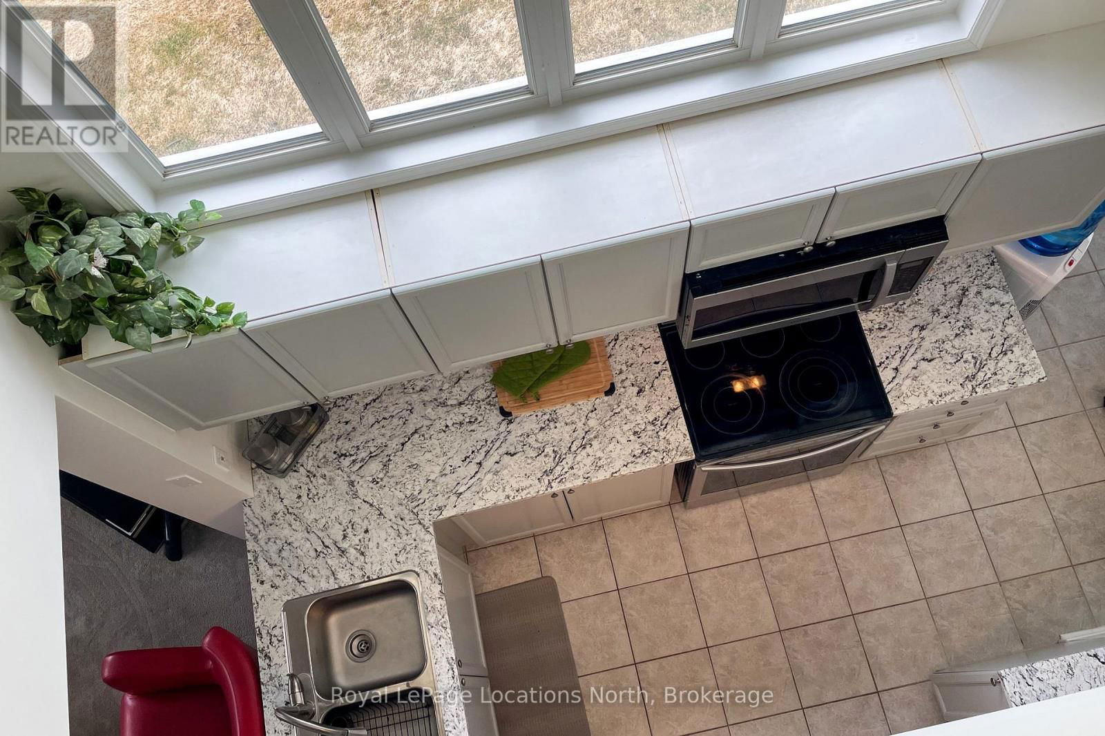28 BARKER BOULEVARD Image 9