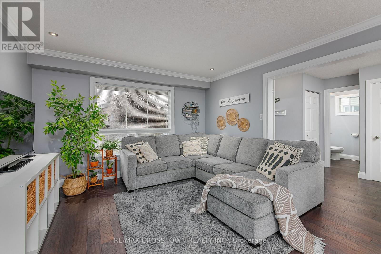 9 PATTERSON PLACE Image 12