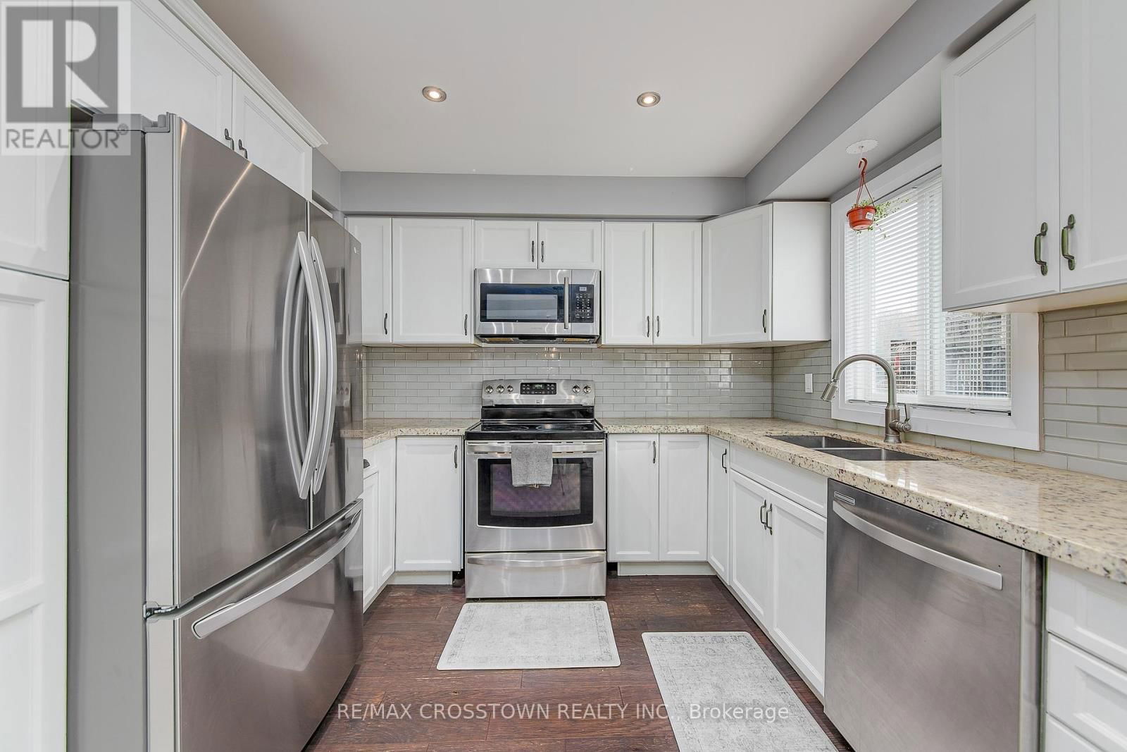 9 PATTERSON PLACE Image 17