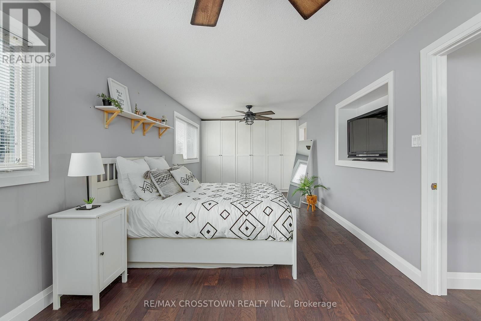 9 PATTERSON PLACE Image 32