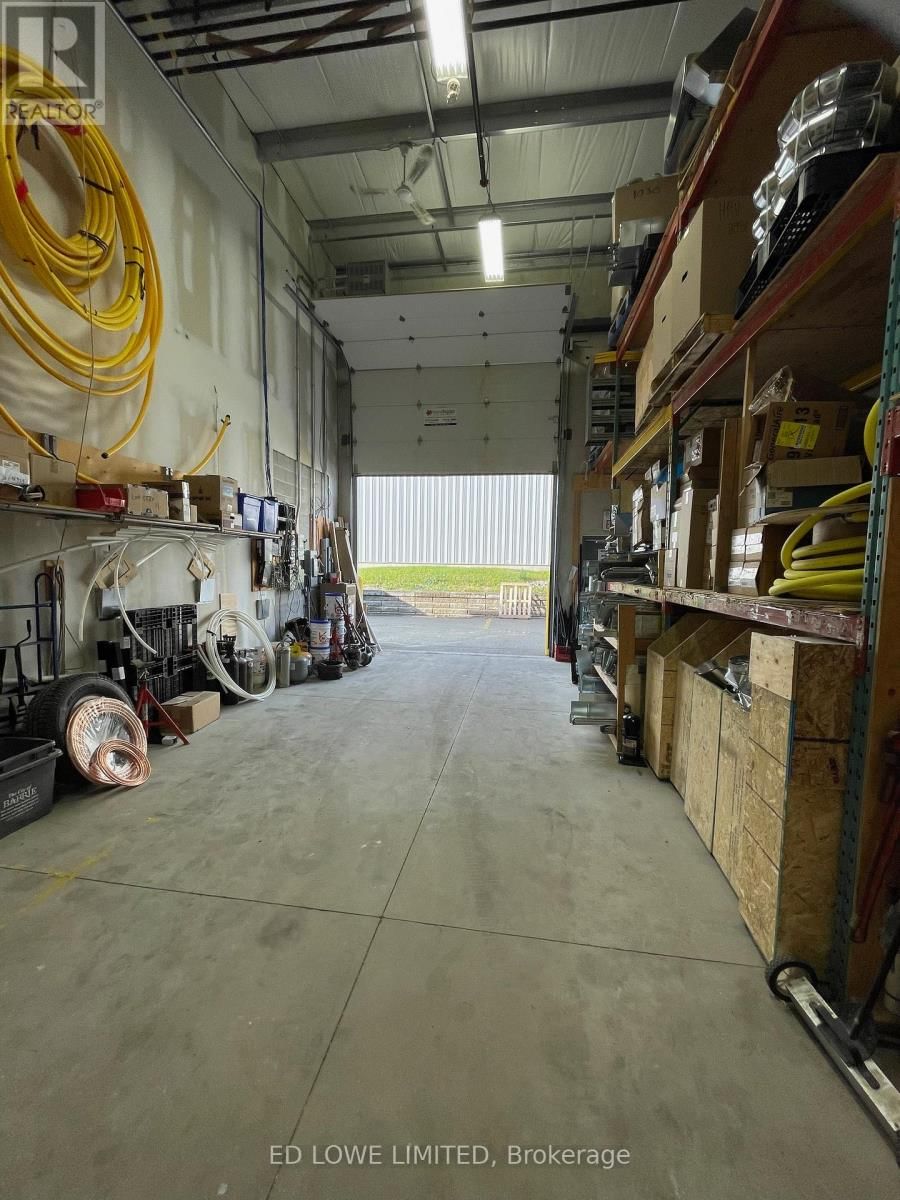3 - 353 SAUNDERS ROAD Image 16