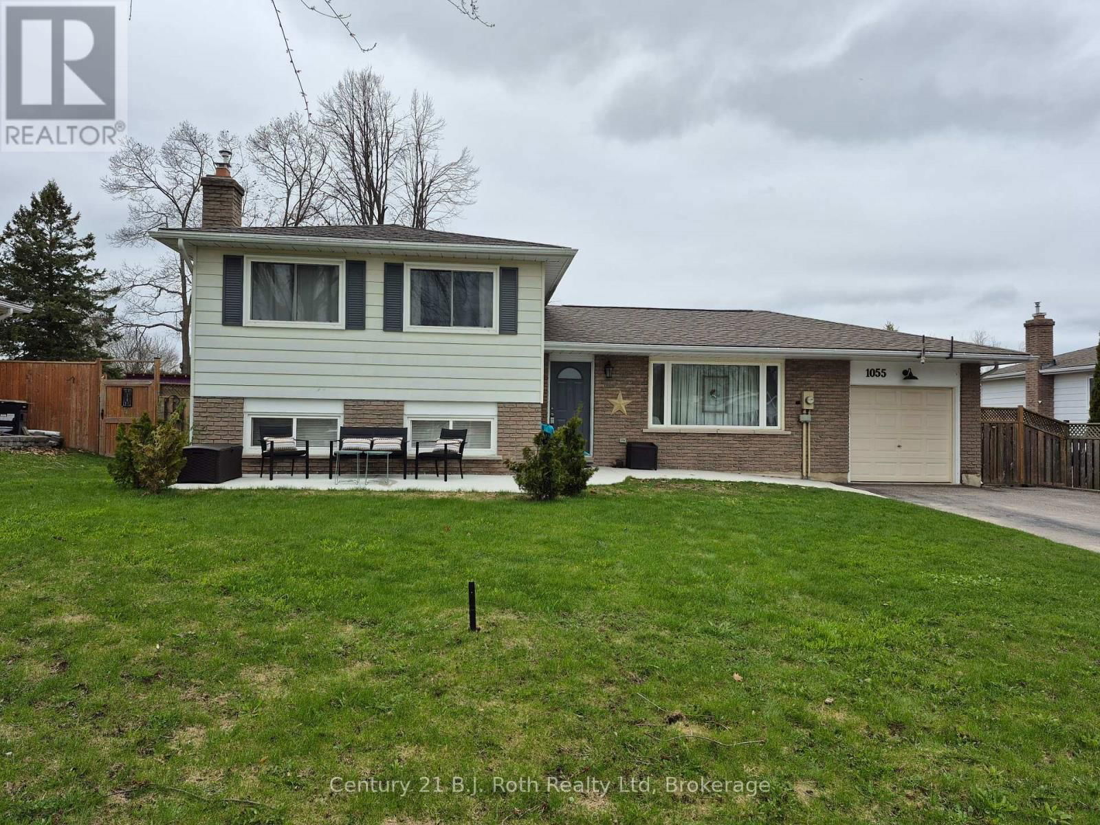 1055 GLEN EAGLES CRESCENT Image 1